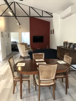 Bright and spacious bungalow in authentic bush setting - Homestays