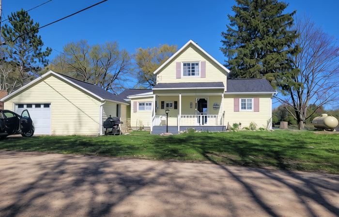 Lake Front on Little Clear Lake- Comfort Resort