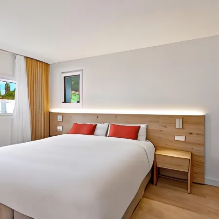 Palmanova Beach Apartments by TRH