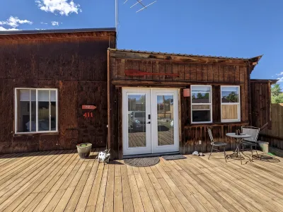Calamity Jane's Hideaway 1-Bedroom, 1-Bath, Huge Deck, Close to Main Street Hotel a 