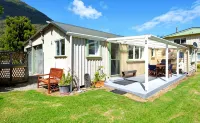 Okiwi Bay Cosy Cottage Hotels in 