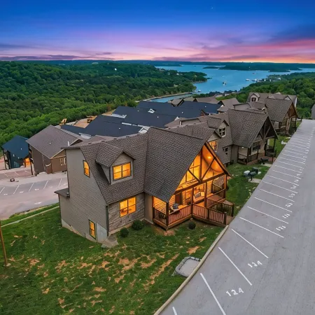 Lakeview Retreat with Theater, Arcade, Poker Table, Hot Tub and Pool