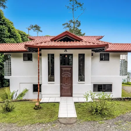 WHALES TAIL View Exotic Designer House 13 acre PRIVACY, Birding  w 50 MILE VIEW