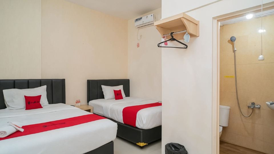 RedDoorz Near Flyover Arjosari Malang