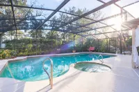 Quiet Oasis in Lovely Neighborhood