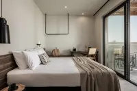 Aku Suites with Private Pools - Hot Tub