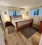 Spacious 3 Bed, 2 Bath Winter escape, near beach, includes car