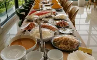 MaxOneHotels @ Kota Harapan Indah - Morgenmad