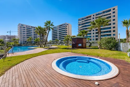 Luxury 3-Bedroom Seafront Apartment with Terraces and Stunning Sea Views - Wifi