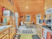 Bear Claw Cove #2 Pet Friendly-Hot Tub-Kayak Hotels in Summers County