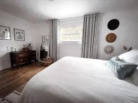 2 BATHROOM Executive Cottage with Office Hotele w: Sarnia