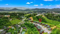 Close to Dollywood-Hot Tub & Kids Closet - Tiny houses