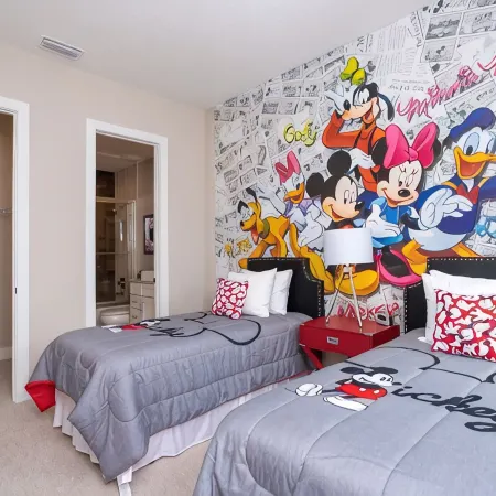 Gorgeous 4 Bedroom Family Friendly Close to Disney 7573