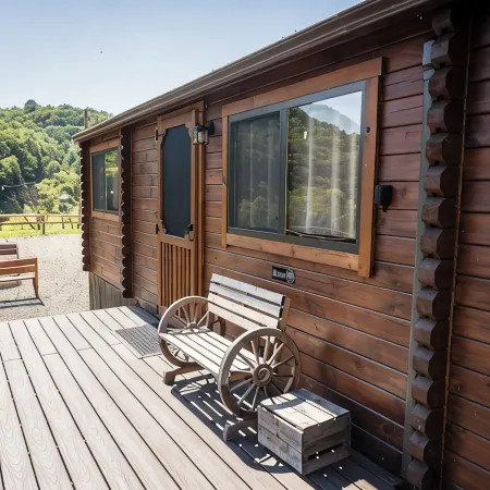 The Overlook Cabin near Grayson Highlands - Arcade & Theater