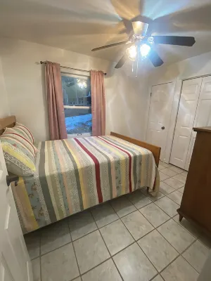 Cozy, Quiet Home on Lake Malone with private dock - 3-Star