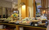 Grand Hap Hotel Solo - breakfast
