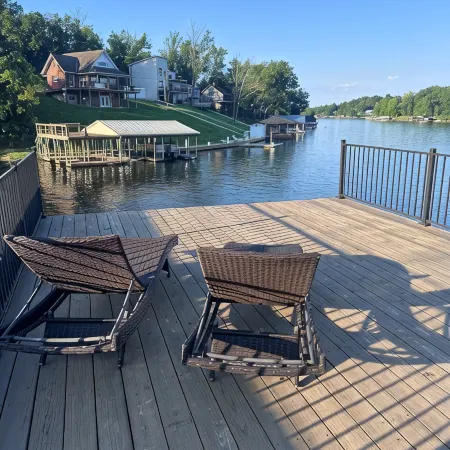 New! Lakefront Getaway - Stunning Views - 7 Miles from the Ark