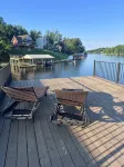 New! Lakefront Getaway - Stunning Views - 7 Miles from the Ark - 4-Sterne