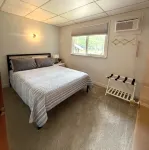EASY STREET RETREAT! Private beach - 3-Star