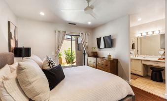 Golf, Hike or Bike Sedona at our Gated 2 Bed 2 Bath Resort Condo