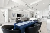 Brand New Luxury Pool & Spa Home Near Beach! - 무료 와이파이