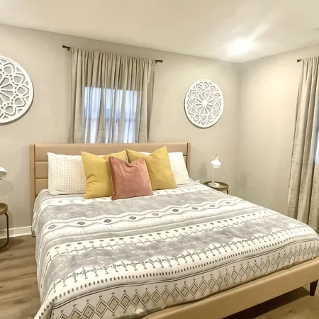 Stylish, modern, REMODELED : Central Location