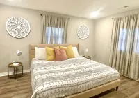 Stylish, modern, REMODELED : Central Location - บังกะโล