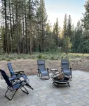 Cozy New Cabin. Walking distance to wedding venue, Chalet View Lodge! - 4성급