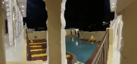 L S Haveli - A Heritage Lake View Haveli - ที่มีสระว่ายน้ำ