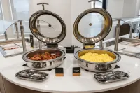Staybridge Suites DAWSON CREEK by IHG - فطور
