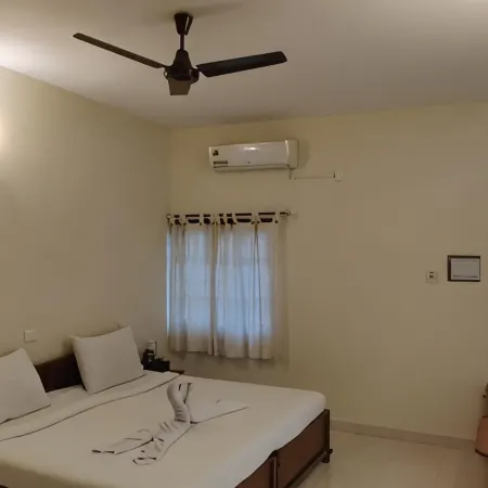 Coral Shelters Service Apartments Thuvariman