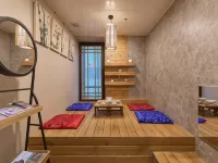 أرترافل ميونغدونغ Hotels near نون سكوير