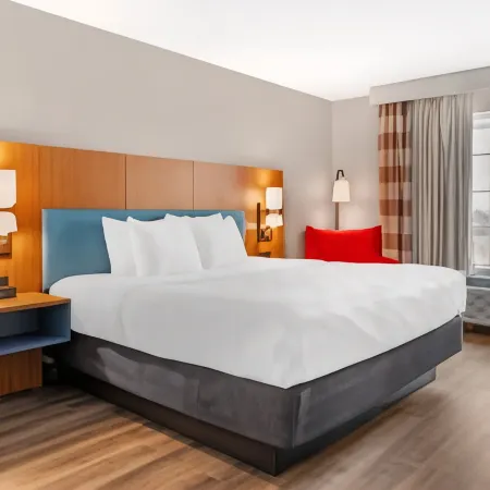 Country Inn & Suites by Radisson, West Bend, WI