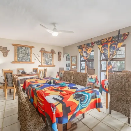 Beachcomber Bay Guest House in South Africa