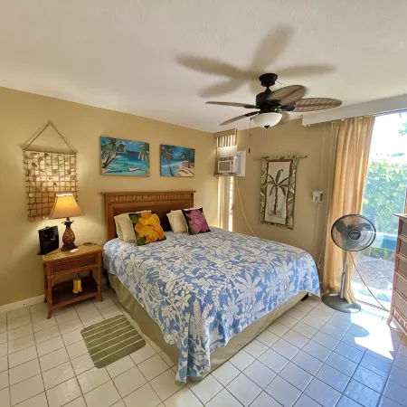 Lovely Gentle Winds 2-bedroom condo!