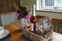 DAIRY COTTAGE. Delightful luxury rustic cottage nr New Forest and South Coast.