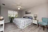 Beachy Getaway–Cozy, Clean & Equipped w/ All Essentials! Relax, Enjoy & Refresh!