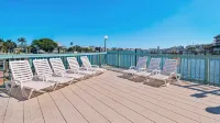 Brand New, Dolphins, Mom Clean - Lux Waterfront - 4 Bedroom / 3 Bath (Unit #202) - Jacuzzi