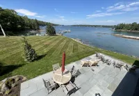 Authentic Log Cabin on Damariscotta River W/ Dock and Moorings - Wifi