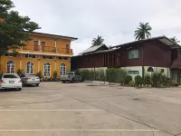 Chuchaiburi Sri Amphawa - parking