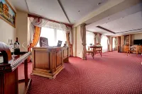 Orbita Hotel Complex - Parkplatz