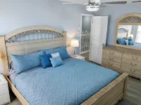 6 Bedrooms. Private South Facing Swimming Pool. BBQ - Pool