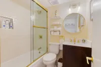 Amazing Palm Beach Island•Pool•King•Wi-Fi•A/C•Island View•Parking Pass - 4-Star