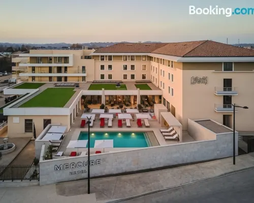 Mercure Avignon TGV Hotel et Spa Hotel di Avignon