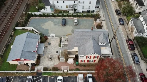 3B/1FB/Kitchen, Center of Town, The Cottage @ the Manor - Gym