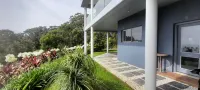 ON TOP OF THE WORLD Garden StudioPanoramic Ocean Views, Close to Town & Beaches