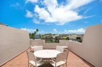 Rooftop Views, Private Beach Path & Resort Living in Palmas Del Mar - Boutique