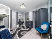Melrose Pet-Friendly 3BR. Feel like royalty Hotels in Vista