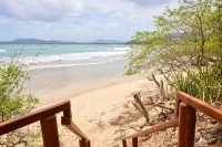Beautiful Beachfront 4 bedroom Beachhouse with pool - Apartments