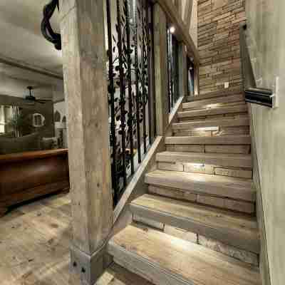 Rustic Solitude 5Bdr/4Bth/2940 sqft Luxury Lodge Others